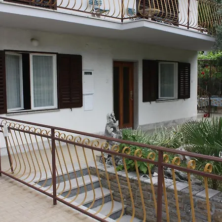 Apartmaji Vrabec Homestay *